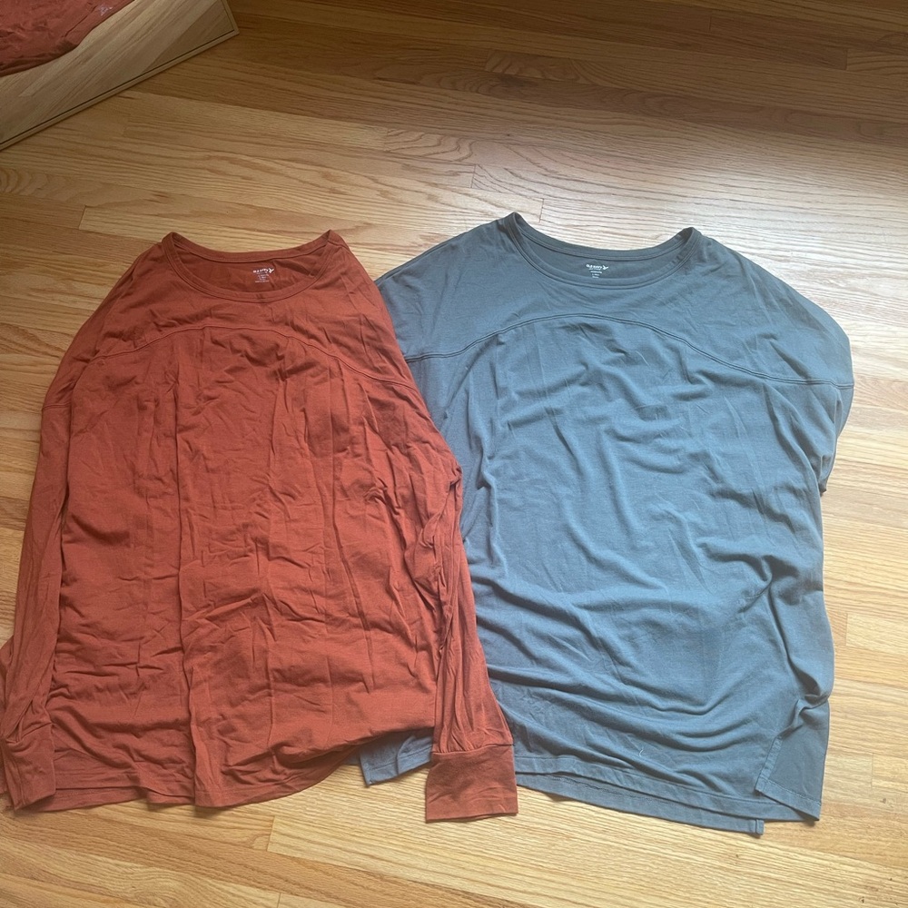 Old Navy Women's Long Sleeve Tees - Rust and Blue green